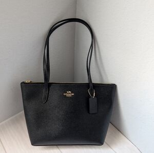 NWT COACH CW395 Fiona Zip Tote Bag In Crossgrain Leather Gold/Black